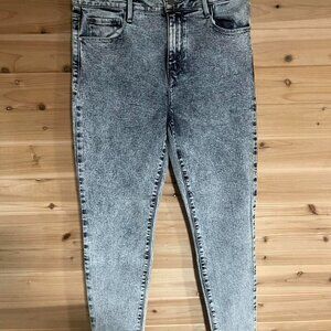 Grey Acid Wash Skinny Jeans